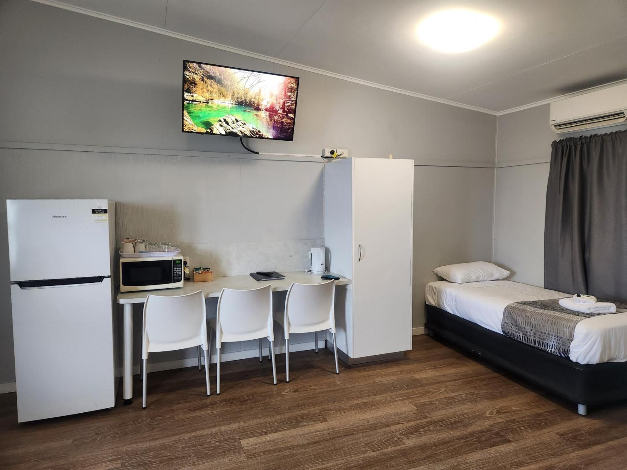 Ned Kelly'S Motel Maryborough Bagian luar foto